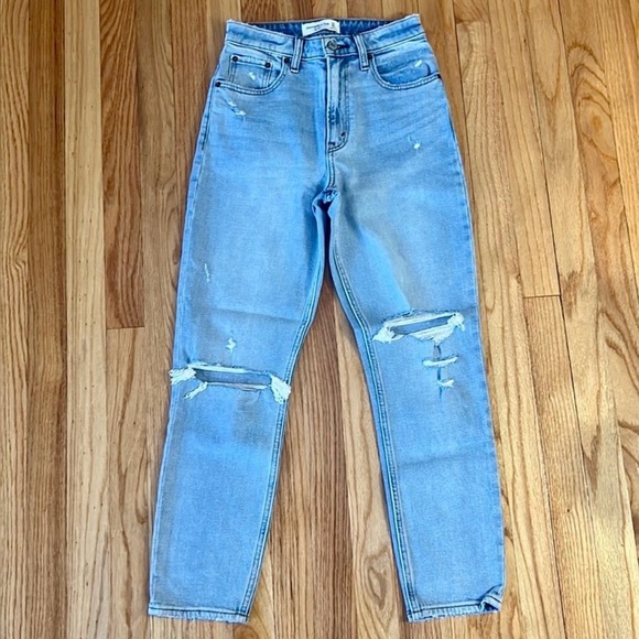 Abercrombie & Fitch Pants - Abercrombie and Fitch mom jeans high rise women’s size 24